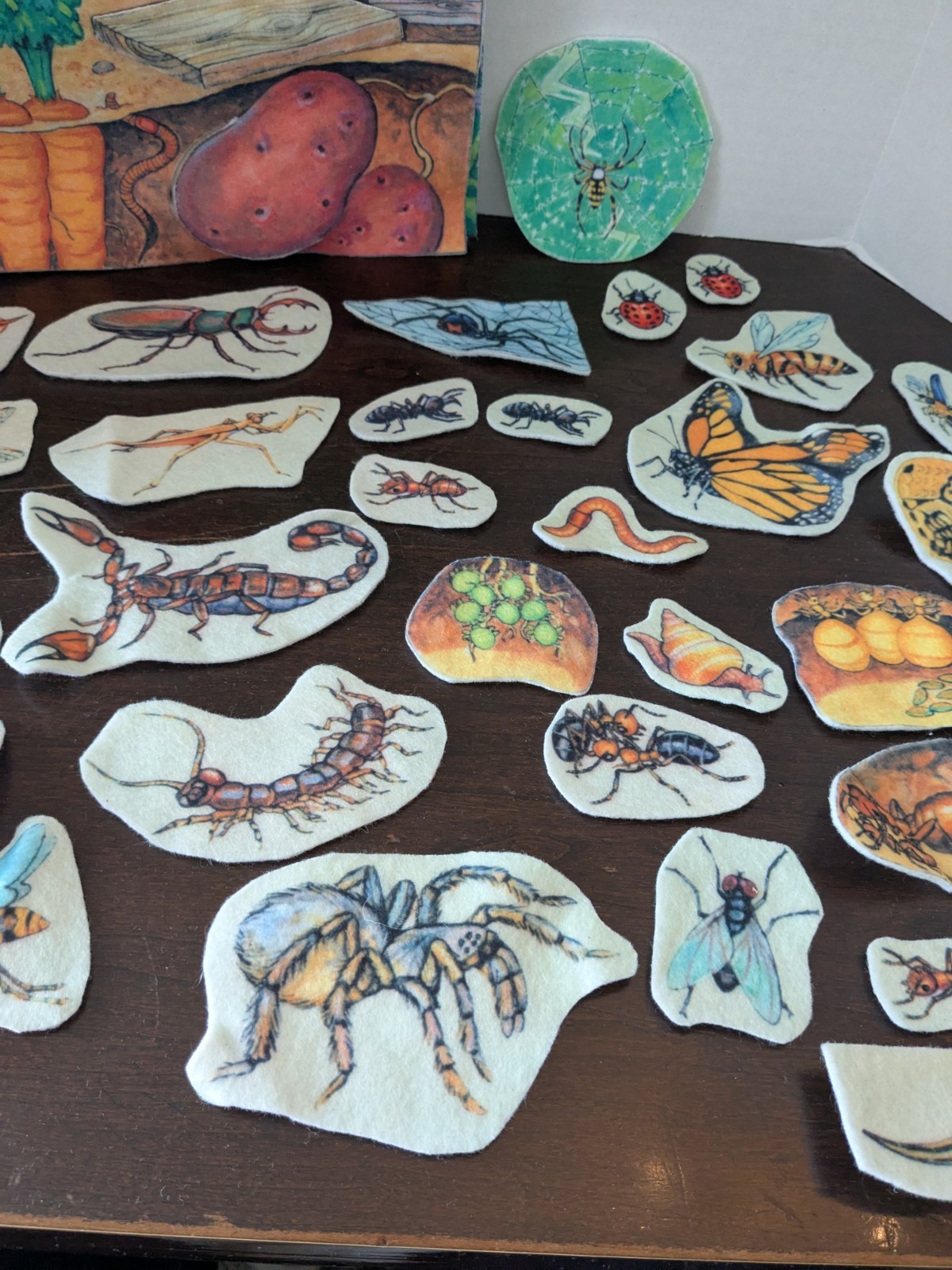The Story Teller Felt Book W/ 37 Cutouts Bugs Garden Insects Ant Quiet Activity