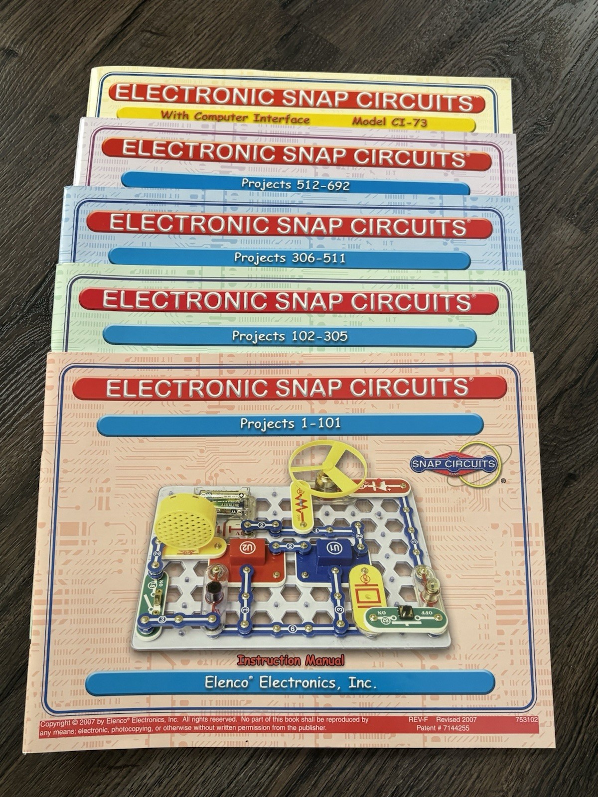 Elenco Snap Circuits Extreme SC-750R With Case, 7 Instruction Manuals + CD
