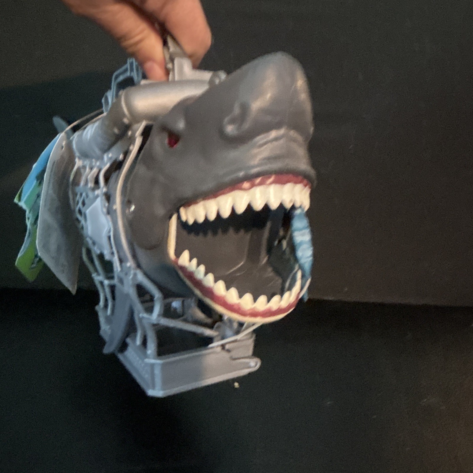 Chap Mei Wild Quest Cage Rage Motorized Chomping Shark Playset 549235