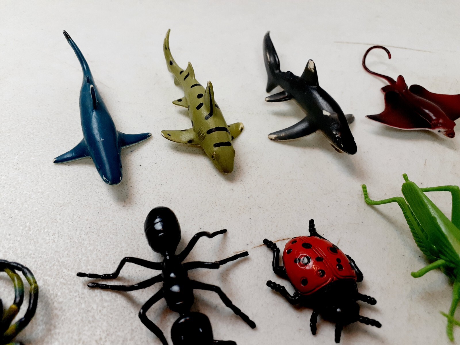 Lot Of 20 Safari Ltd Mini Figures Bugs Insects 2″-3″ Cake Toppers Education 524