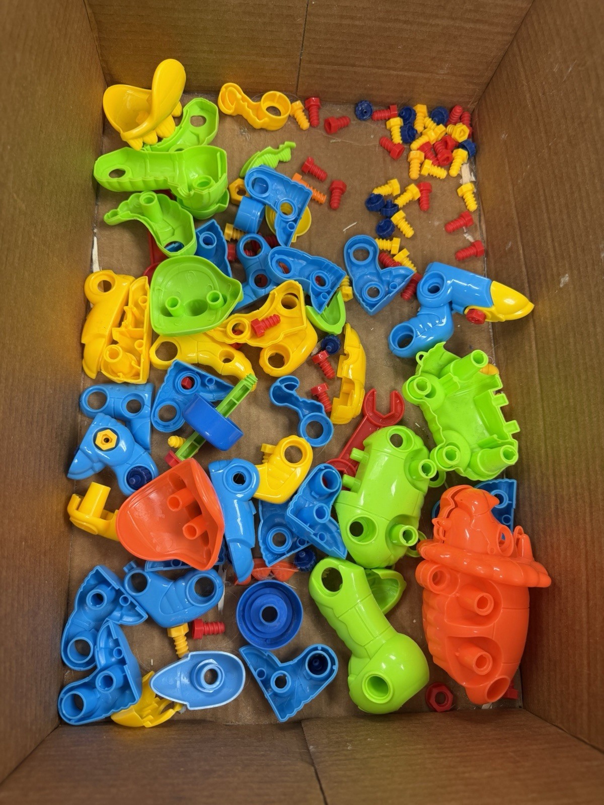 Kidswerkz Build a Dinosaur Set Stem Toy HUGE LOT WITH SCREWS AND SCREWDRIVERS