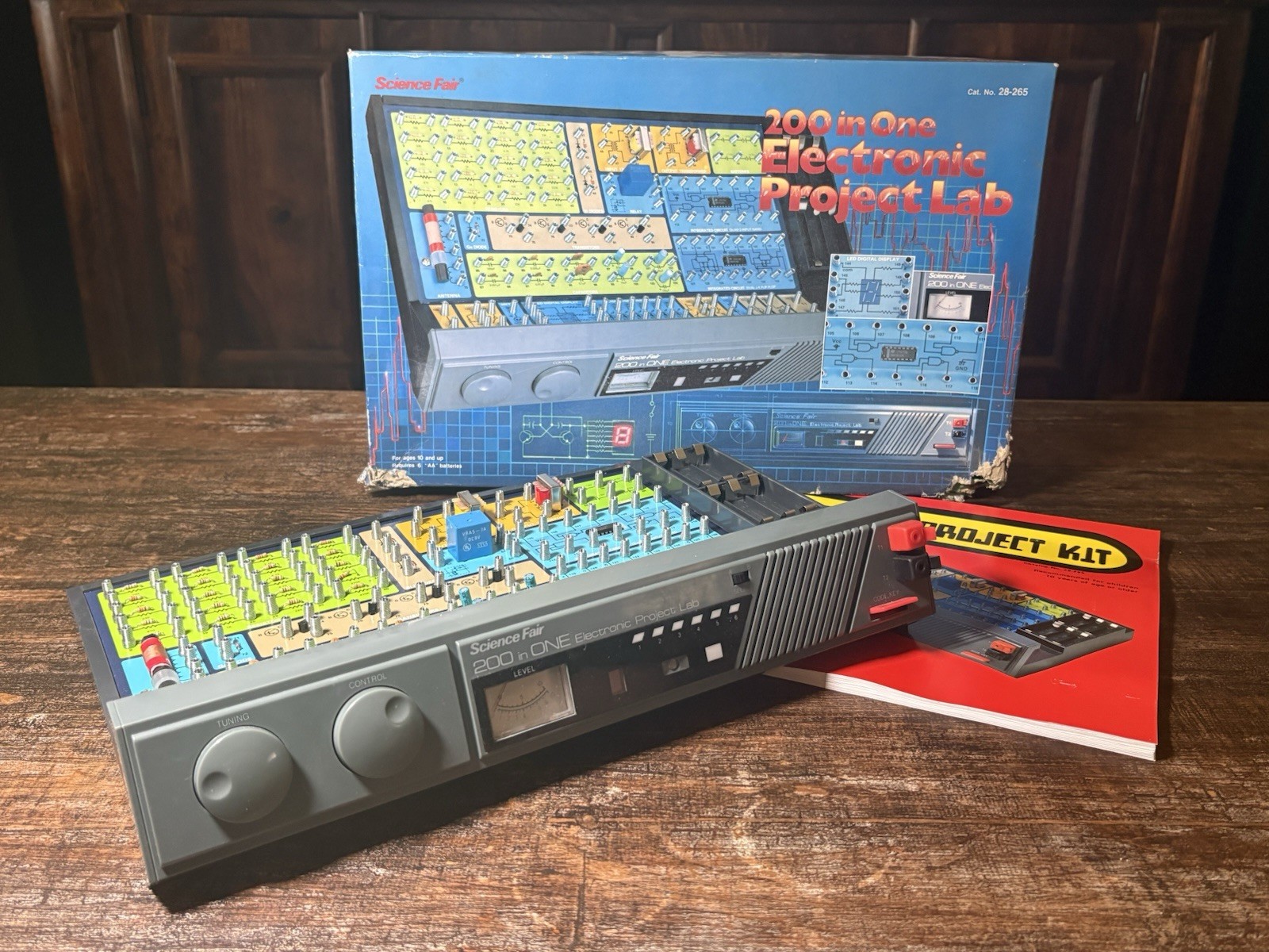 Radio Shack Science Fair 200 in 1 Electronic Project Lab 28-265 Untested Manual