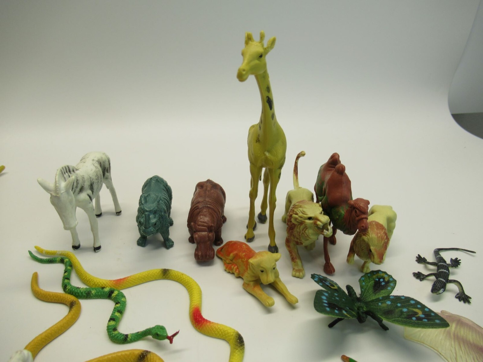 Plastic Molded Miniature Wild Safari Animals Lot of 34 Dinosaurs Spiders Snakes