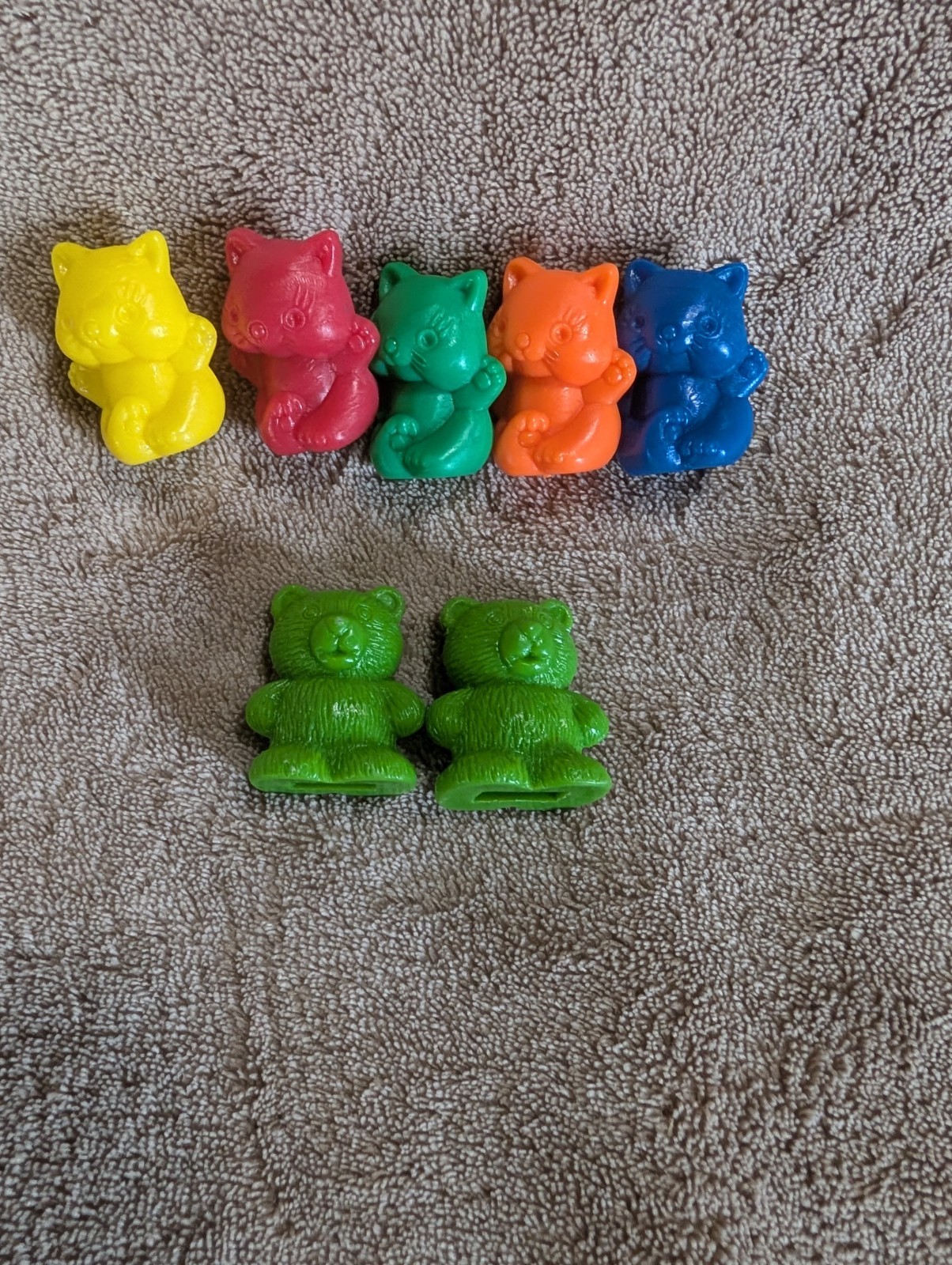 73 Colored Cat Figures Blue Red Yellow Green Orange Counting Toys (3 Bear)
