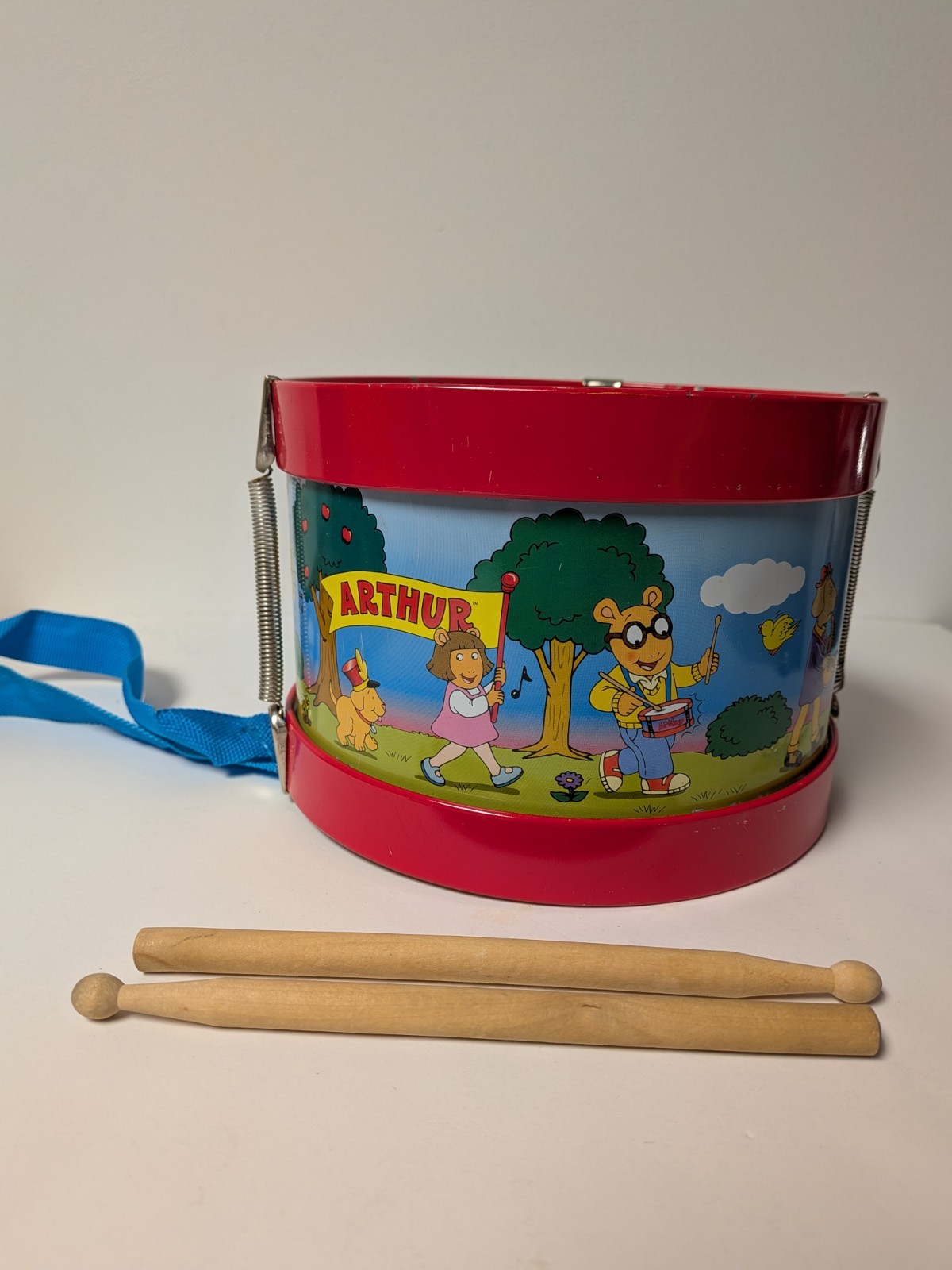 Vintage ARTHUR Schylling Tin Drum Toy w/ Drumsticks Adjustable Strap 1998 PBS