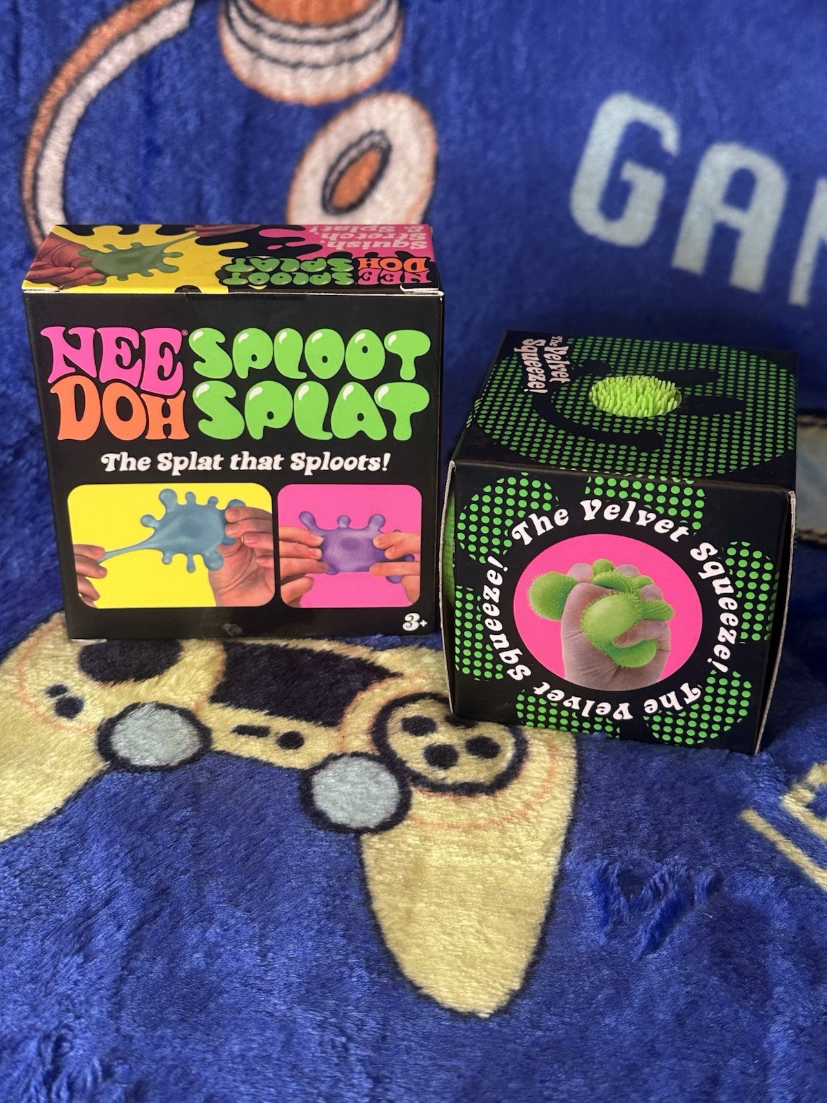 NeeDoh Lot Of 2! GREEN Fuzz Ball Flower Power & Sploot Splat AUTHENTIC NEW!
