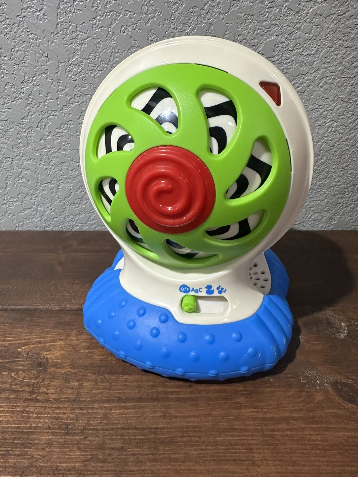 LeapFrog Sing And Spin Alphabet Zoo – Letter, Animal and Music Learning Modes