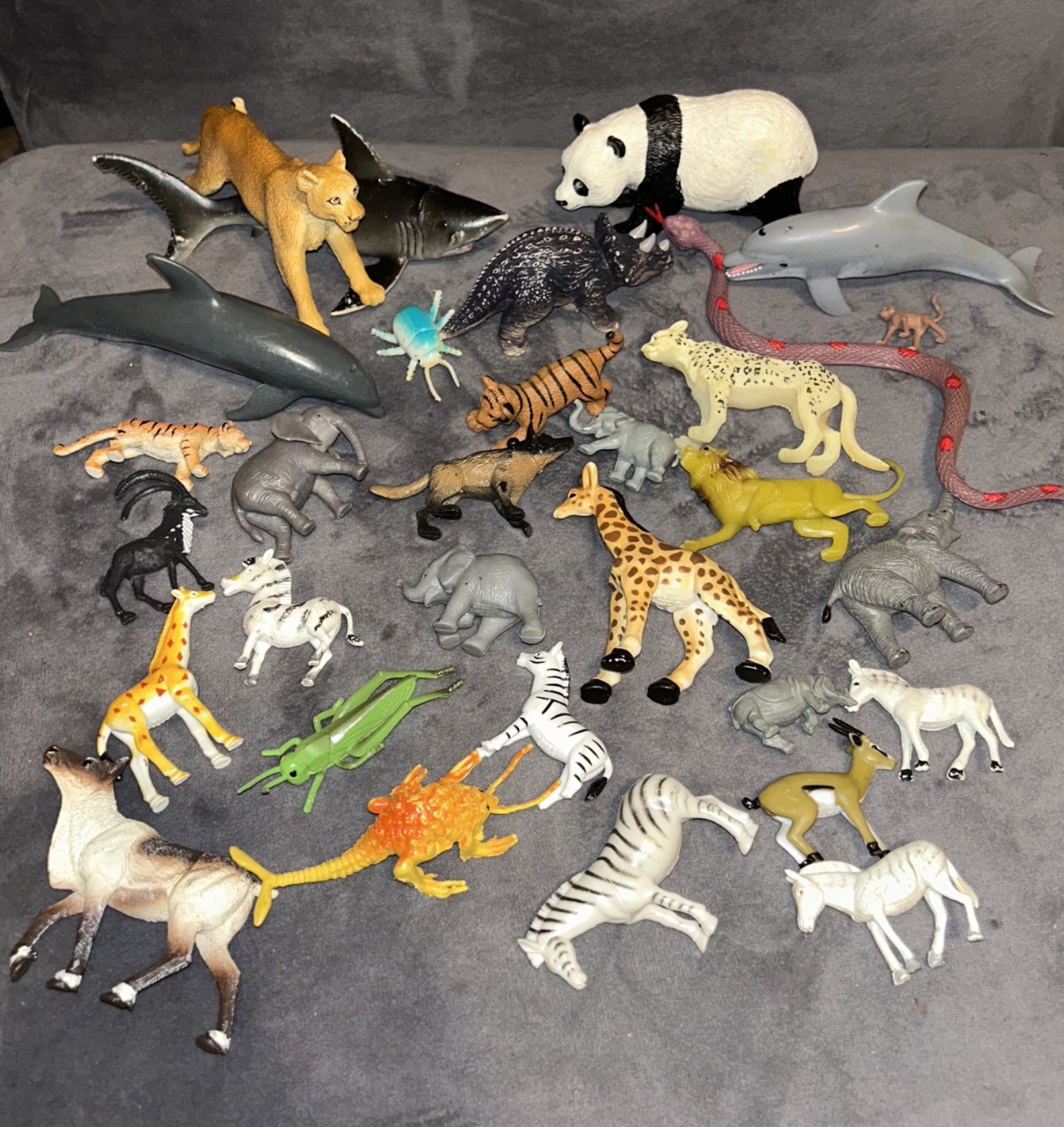 HUGE Mixed Lot Safari K&M Wildlife Sea Creatures Vintage & New Figures Toys LOOK