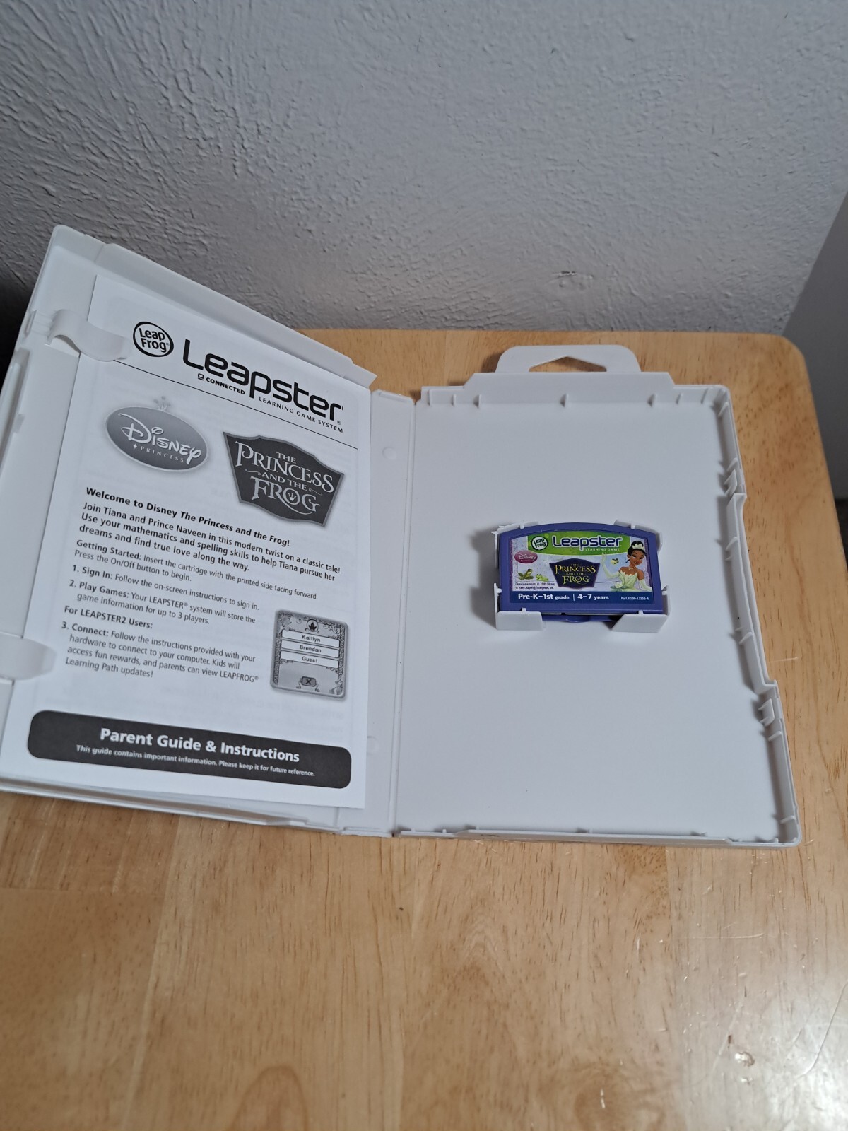 5 Leapster Disney Cars,Toy Story3,Ratatouile,The princess the frog,Tangle Games