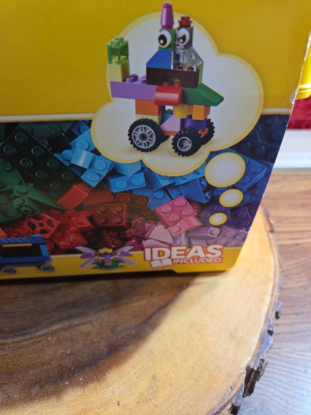 LEGO Classic 10696 Medium Creative Brick Box Set – 35 Colors, Storage, Ideas