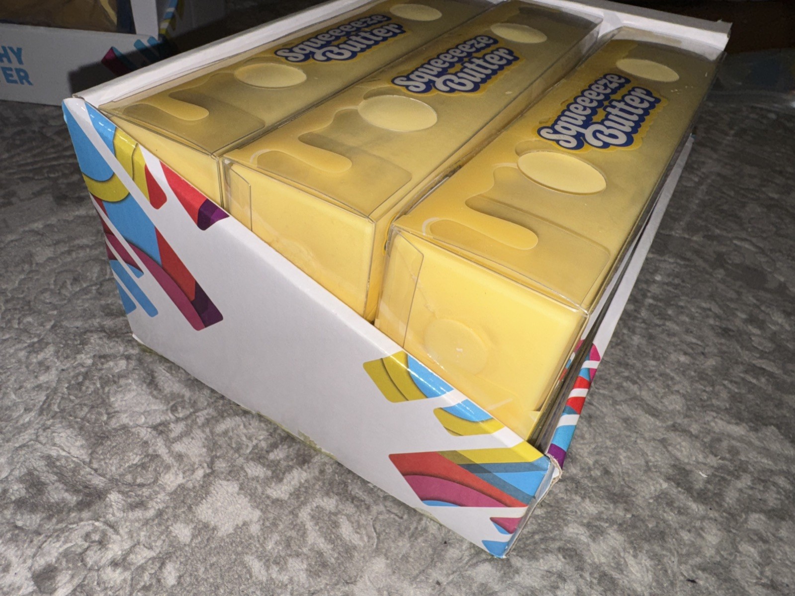 sunny days squeeeeze BUTTER 14oz lot of 6!! With display case!! FAST SHIP