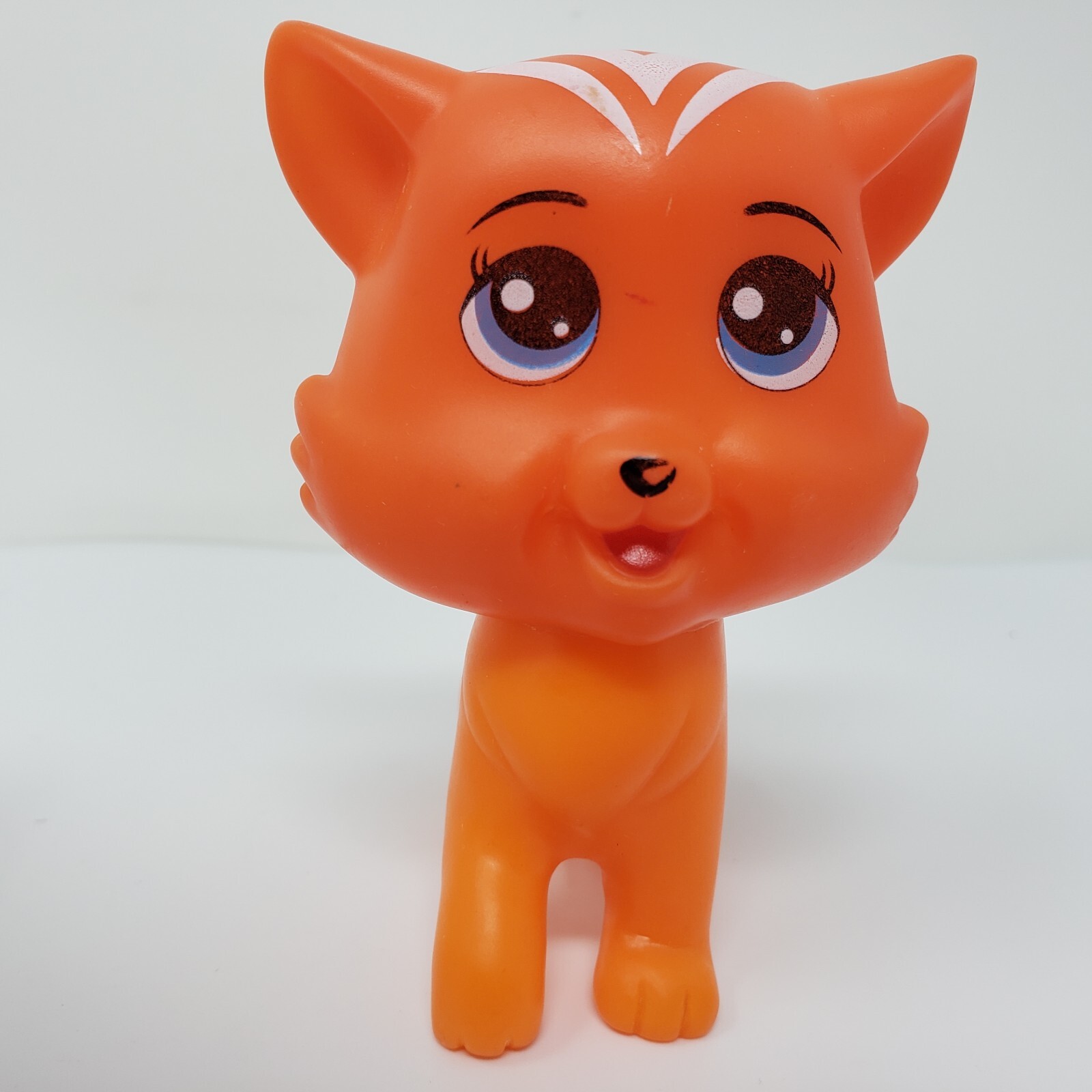 Dog Cat Kitten Plastic Toy Figures Not Branded Lot of 2