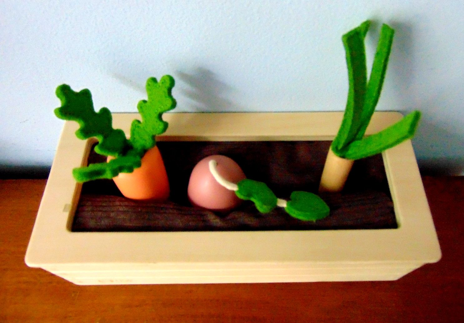 Kiwi Co Planter Panda Crate Garden Box w 3 Wood Veggies Preschool Toys A