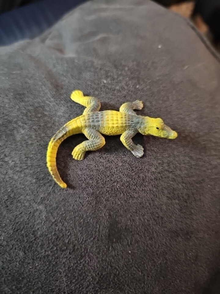 Unbranded Yellow/ Black Alligator Soft Plastic – 2.5 Inches Long