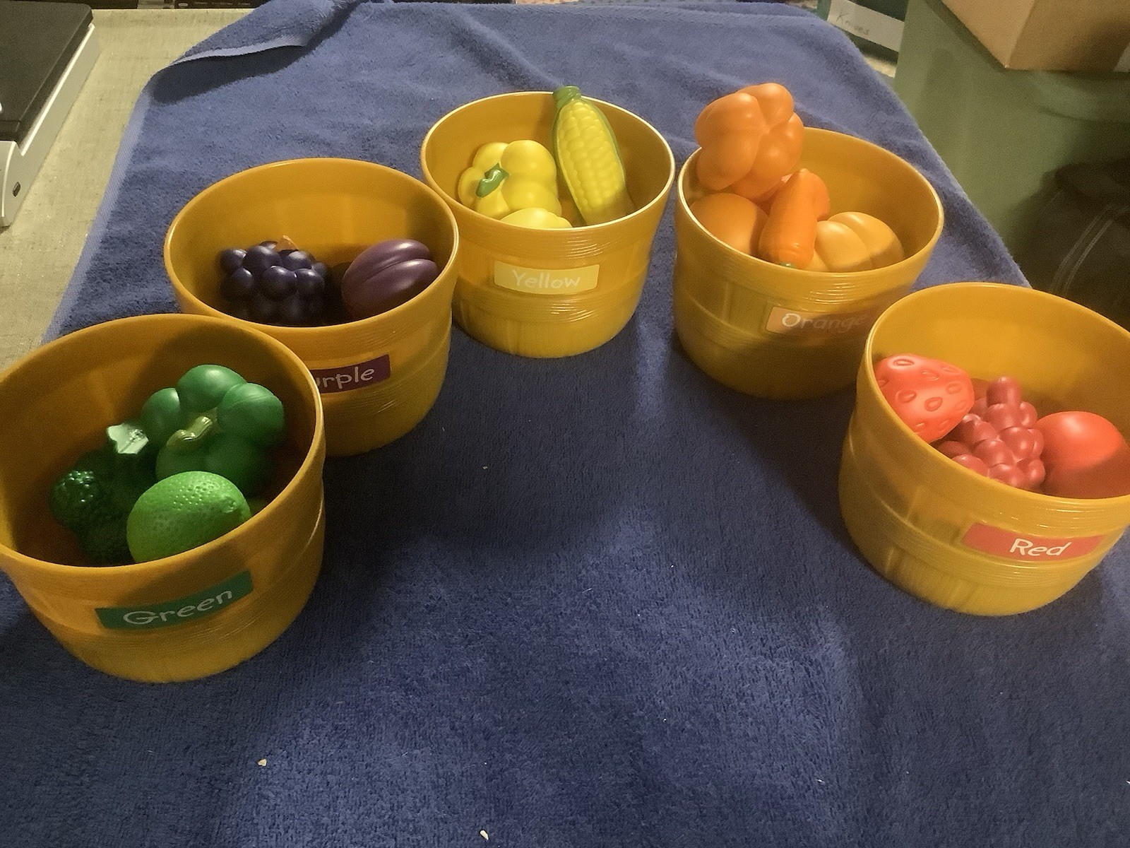 Learning Resources Farmer’s Market Color Sorting Set Fruit Vegetables PreOwned