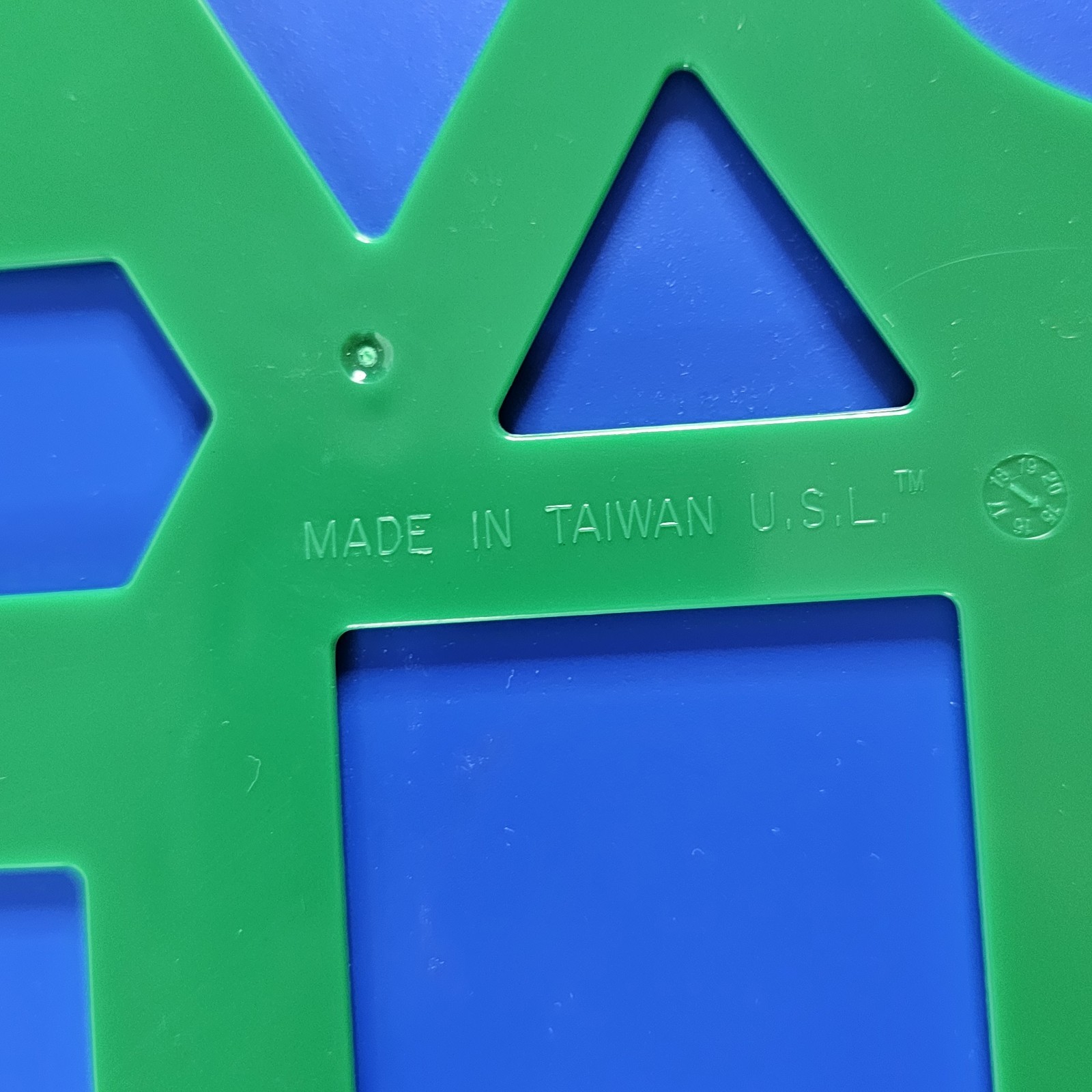 Vintage Attribute Blocks Plastic In Tray Sets Of Shapes Colors Taiwan Made READ⬇