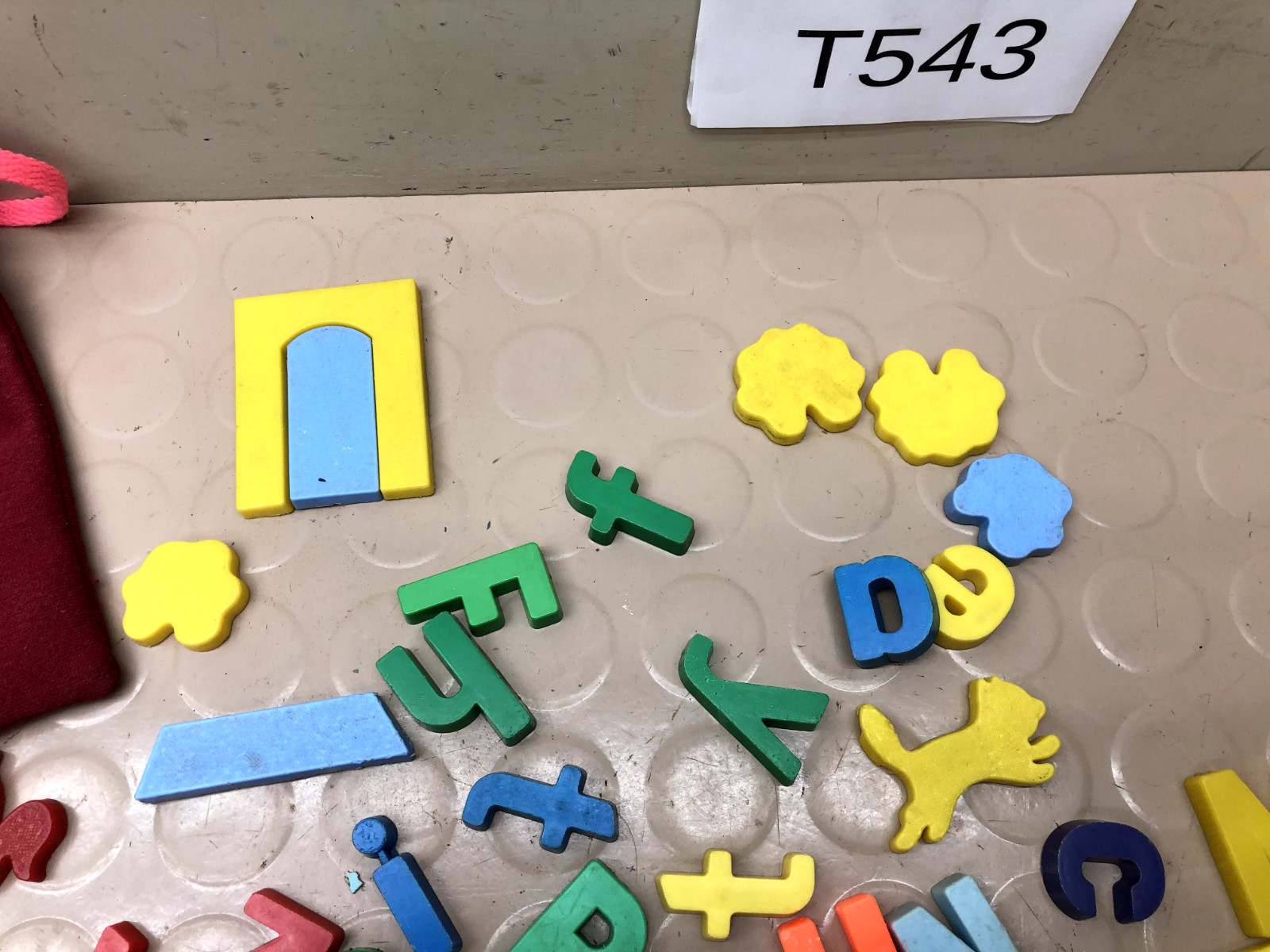 Lot of Vintage Alphabet Letters & Farm Figures Refrigerator Fridge Magnets