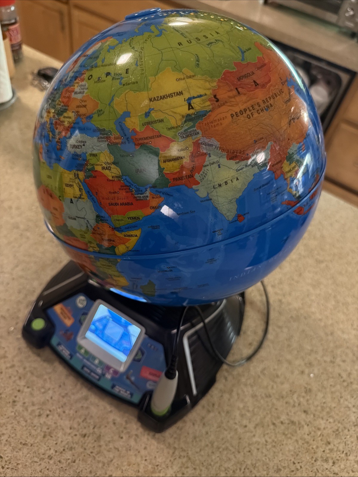 LeapFrog Magic Adventures Globe 2.8″ Video Screen BBC Interactive Games – Used