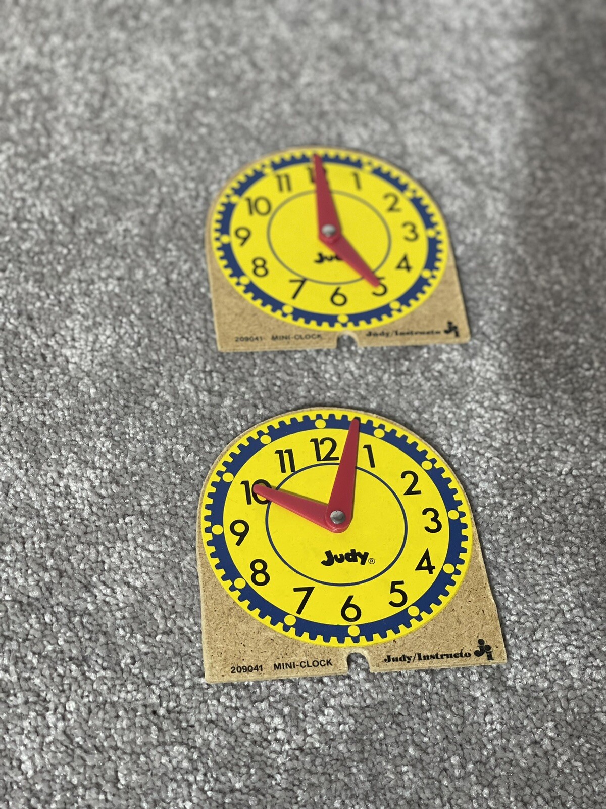 Learning Resources Big Time Student 12 Hour Clock And 10 Judy Mini-Clocks Lot