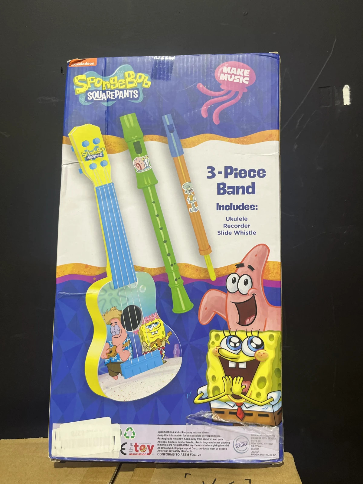 NEW SpongeBob SquarePants Kids Guitar Instrument Set 16″ Ukulele – Box Damaged