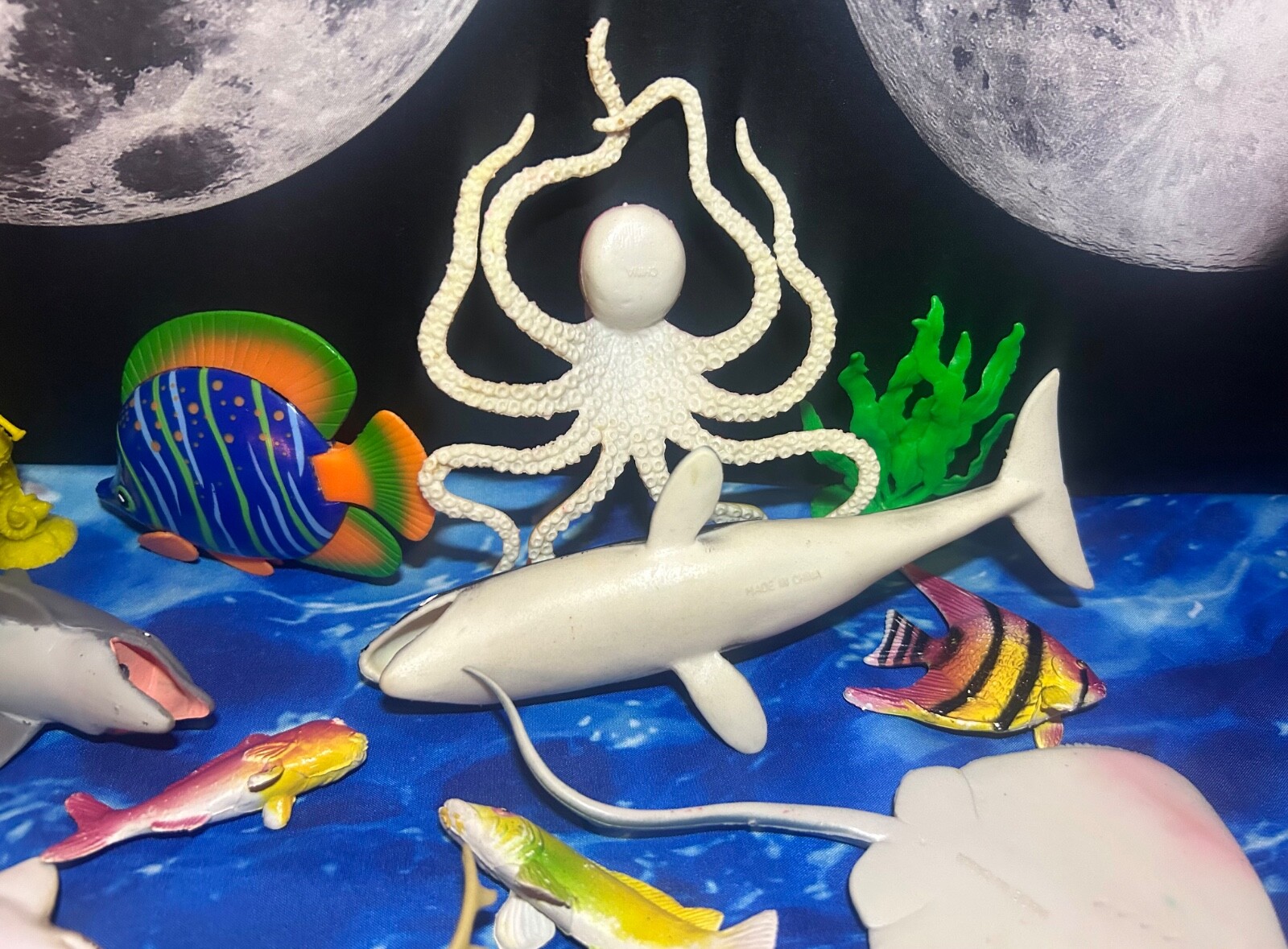 Mixed Lot 25 Modern Vintage Figures Ocean Animals Sealife Creatures Fish Toys
