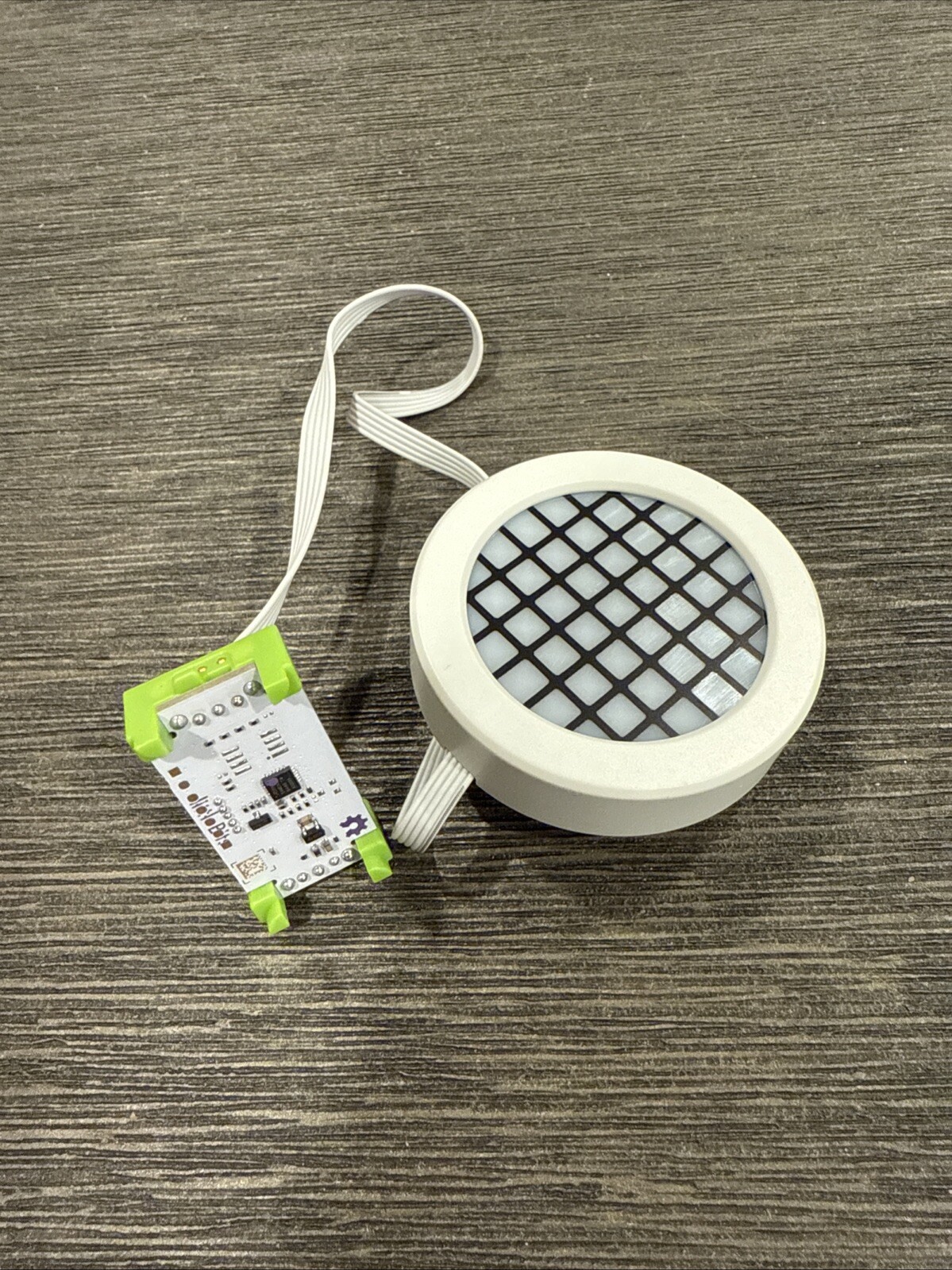 1 NEW LITTLEBITS ELECTRONICS o29 round LED matrix