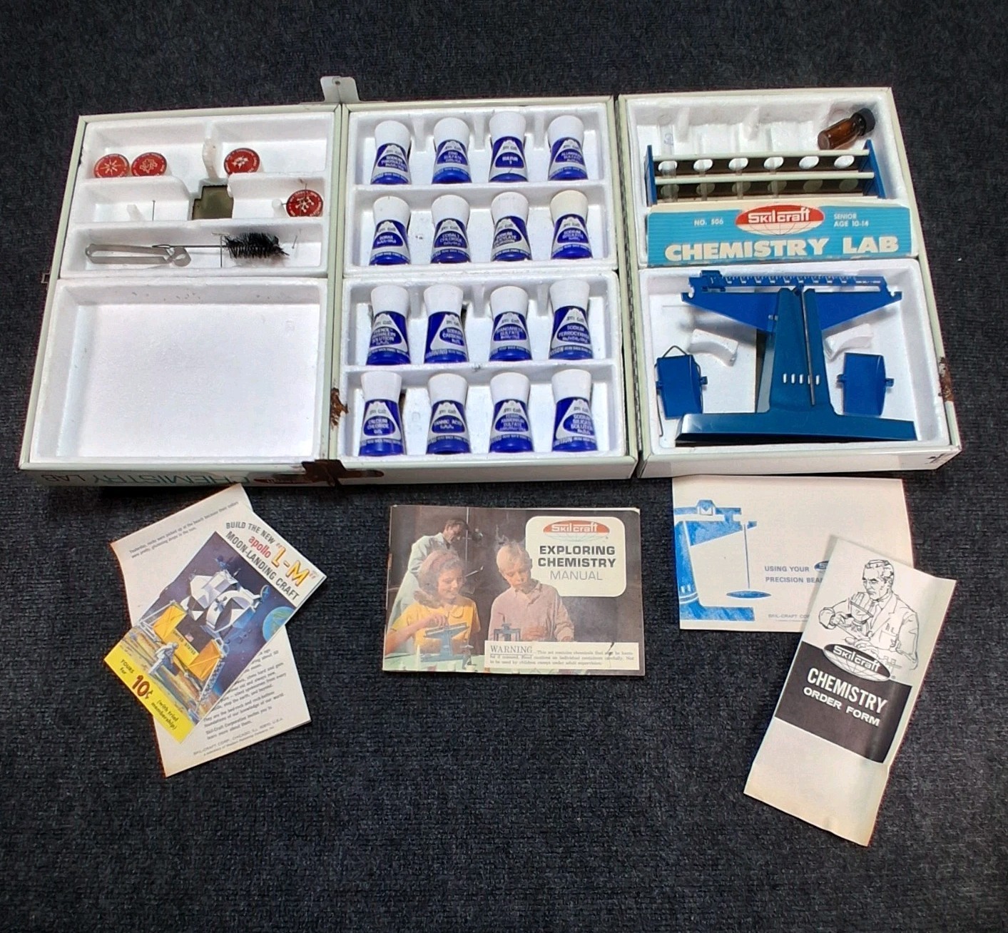 Vintage 1960s Skilcraft Senior Chemistry Lab No. 506 – Metal Case & Manual
