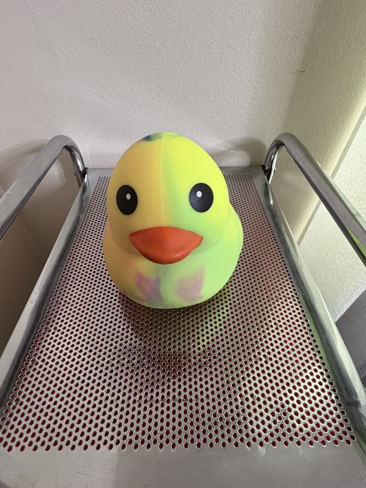New Sunny Days Viral Jumbo Squeeezy Rainbow Tye Dye Duck Squish Toy Squeezy