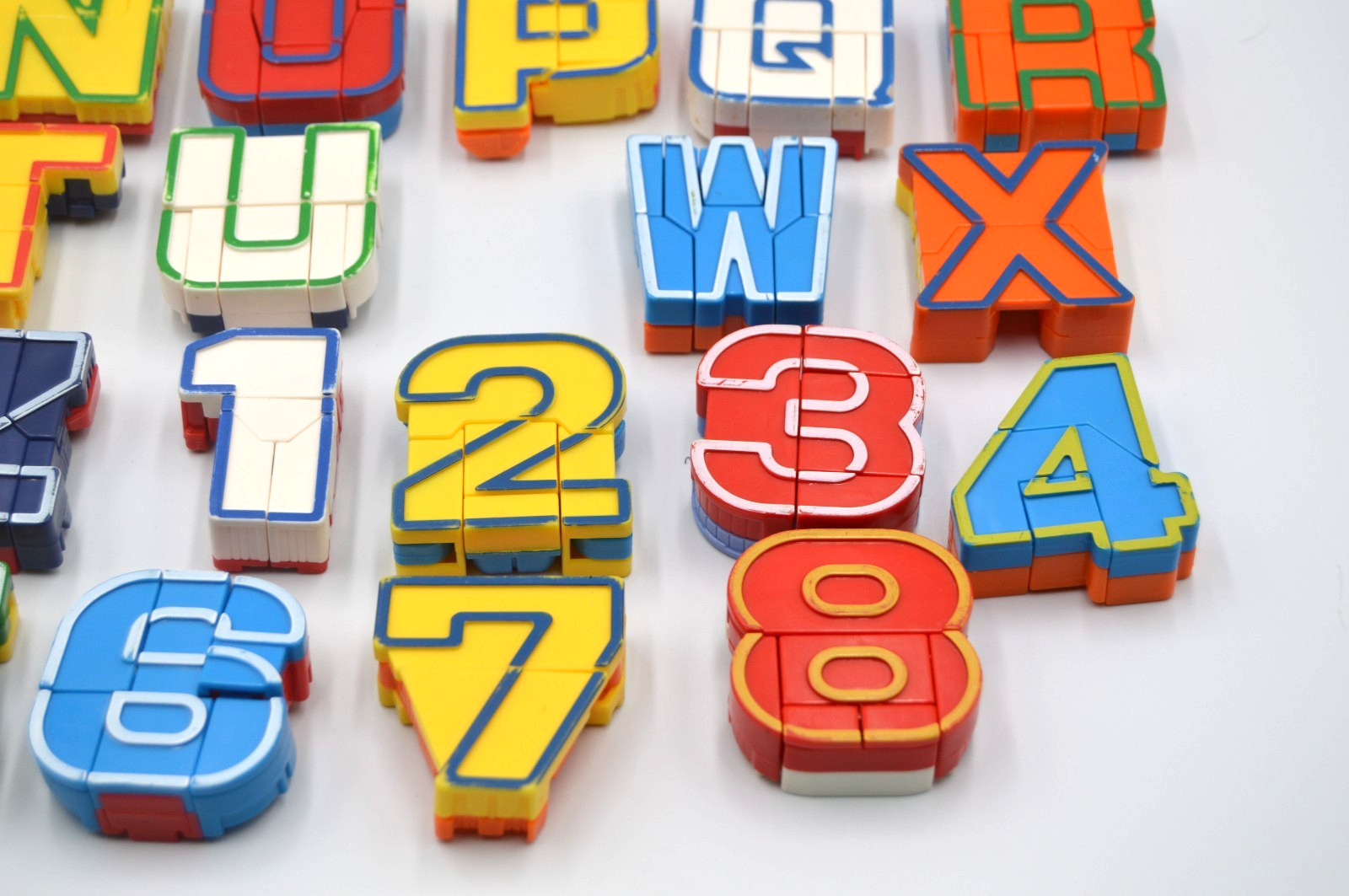 Alpha Bots Transforming Letters Numbers Robots Alphabet Vintage Learning
