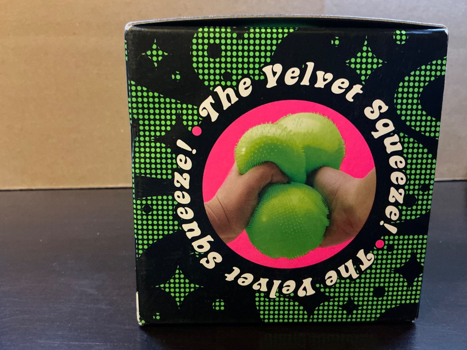 NeeDoh Super Fuzz Ball Velvet Squeeze Fuzzball – GREEN – NEW IN BOX – AUTHENTIC