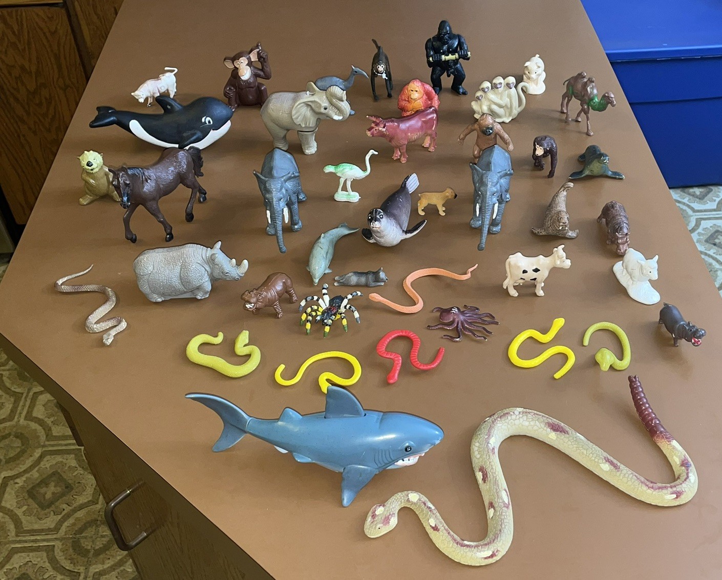 Mixed Lot of 42 Toy Animals Play Figures Monkeys Sea Creatures Farm Snakes Zoo