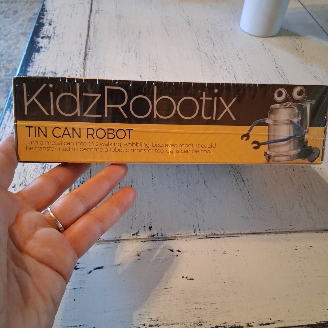 Kidz Robotix Tin Can Robot 4M STEM Toy Project NEW Factory Sealed Ages 8-Up