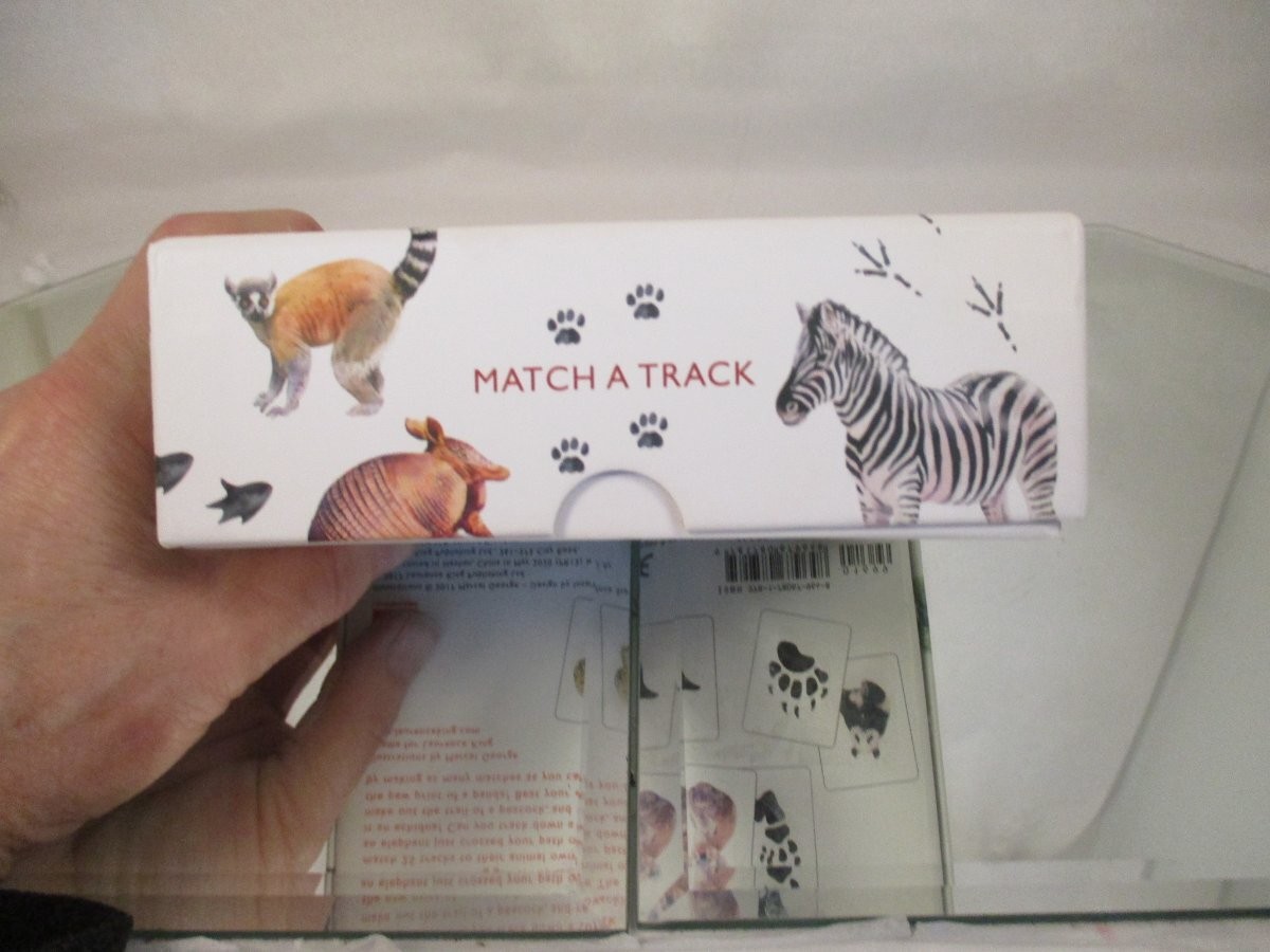 2017 Complete Match A Track 25 Animals Paw Prints Laurence King Pub Game Flash C