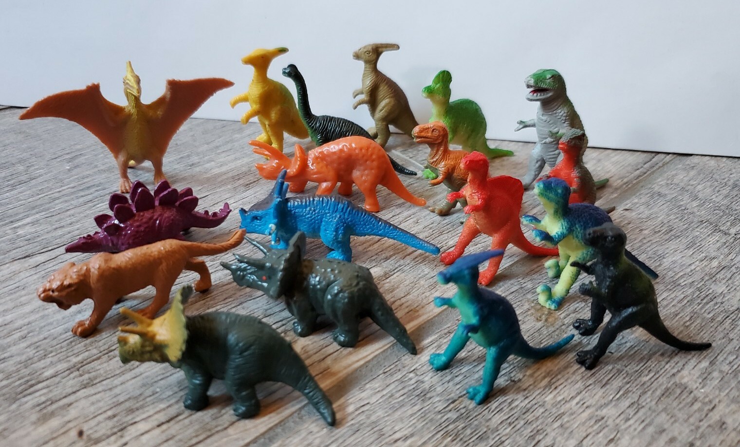 Mixed Lot of Miniature Dinosaur Toy Figures 2.5″ Plastic