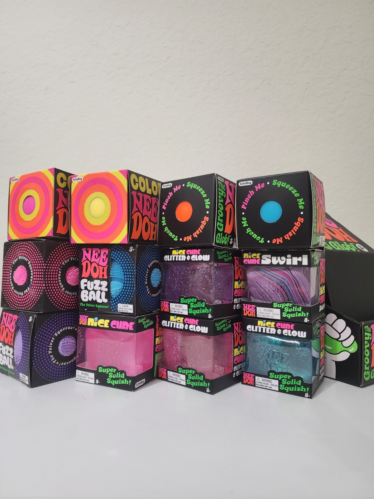 NeeDoh x12 Variety Selection With A NeeDoh Groovy Glob Box