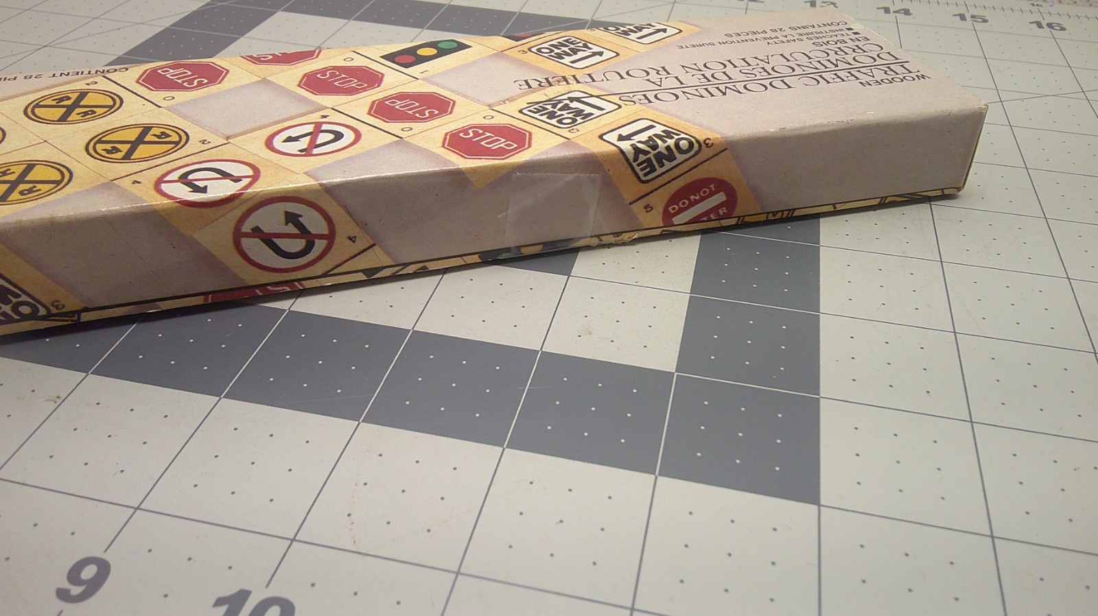 WOODEN TRAFFIC DOMINOES • TEACHES SAFETY • 28 TILES