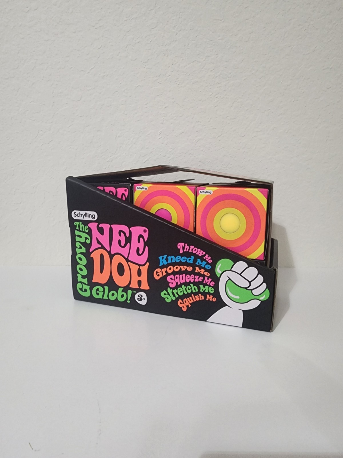 NeeDoh x12 Variety Selection With A NeeDoh Groovy Glob Box
