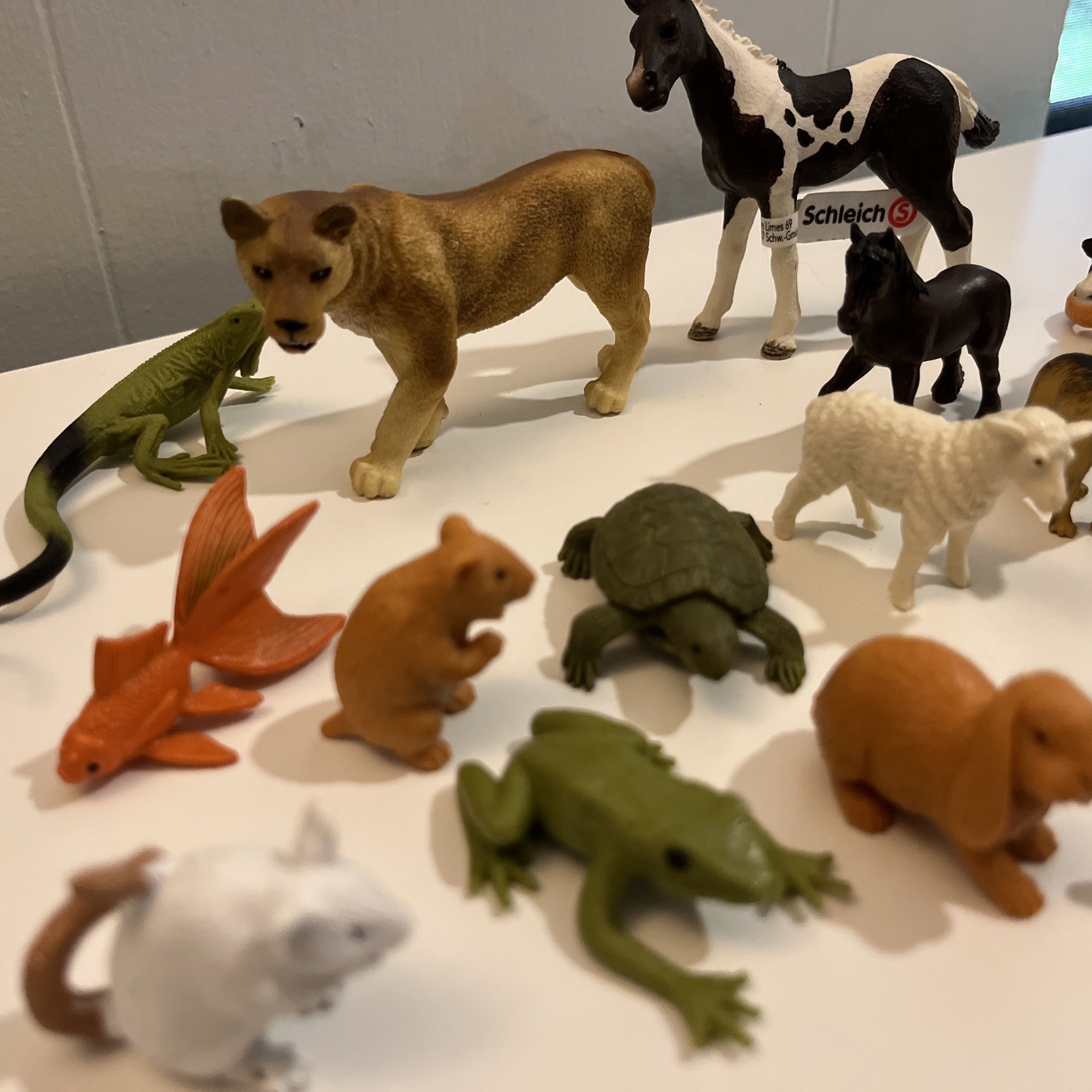 Mixed Toy Animal Lot Of 25 Schleich, Safari Ltd & More Farm Zoo Pets & Tractor