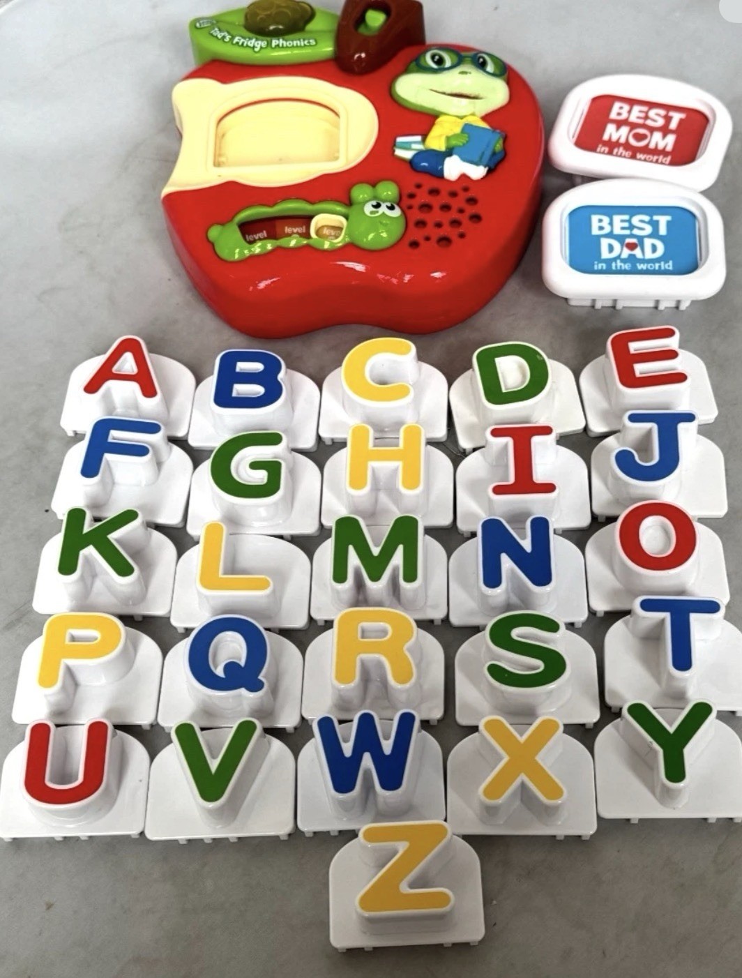 LeapFrog Tad’s Fridge Phonics Apple Shape Magnetic Letter Set WORKS CLEAN