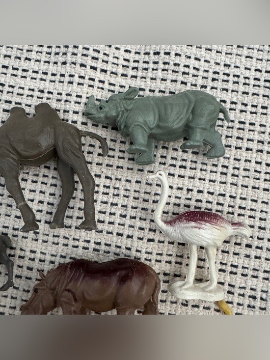 Vintage Plastic Safari Animal Toy Lot (7 Total)