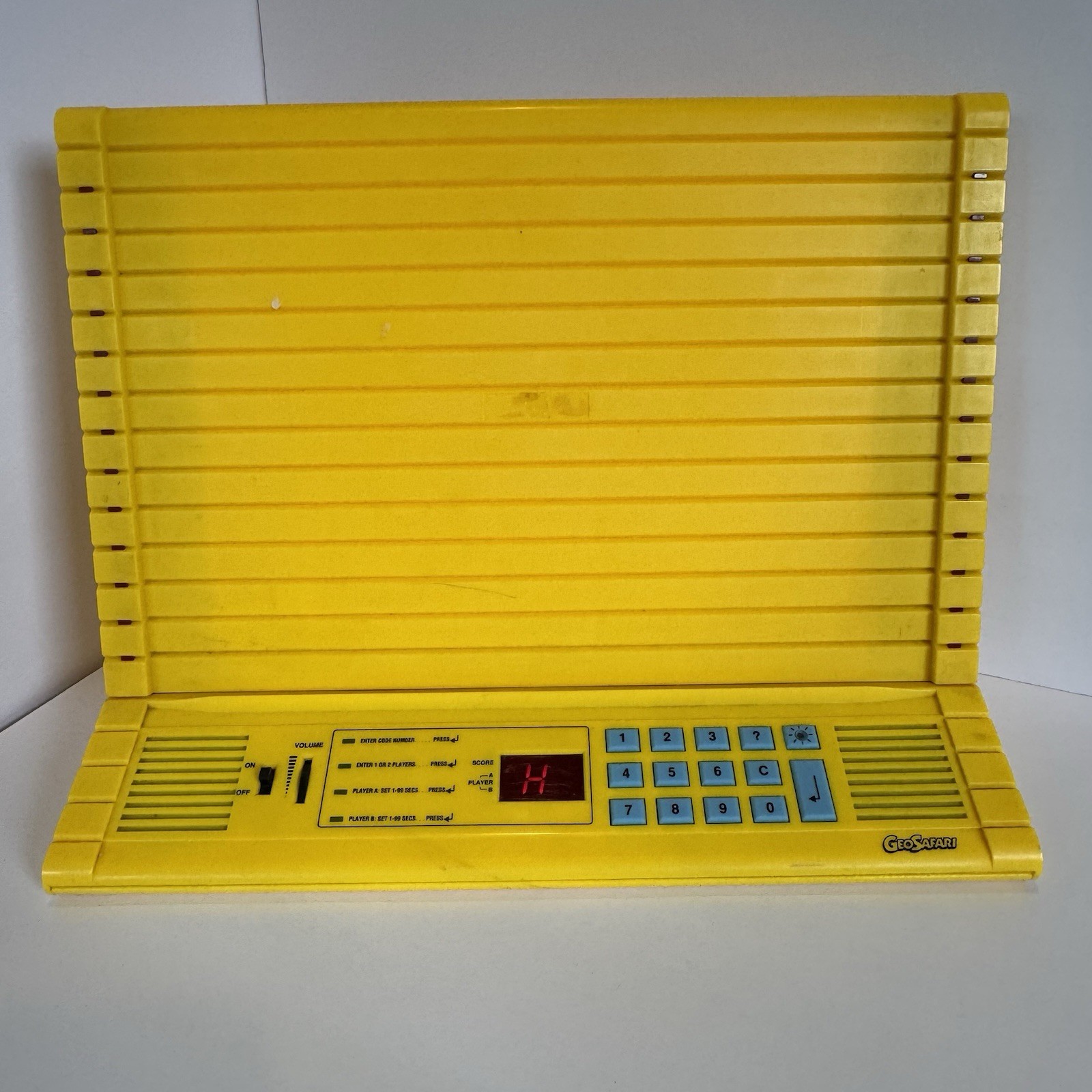Vintage GeoSafari EI-8700 Electronic Learning Game W/ 20 Cards WORKS READ