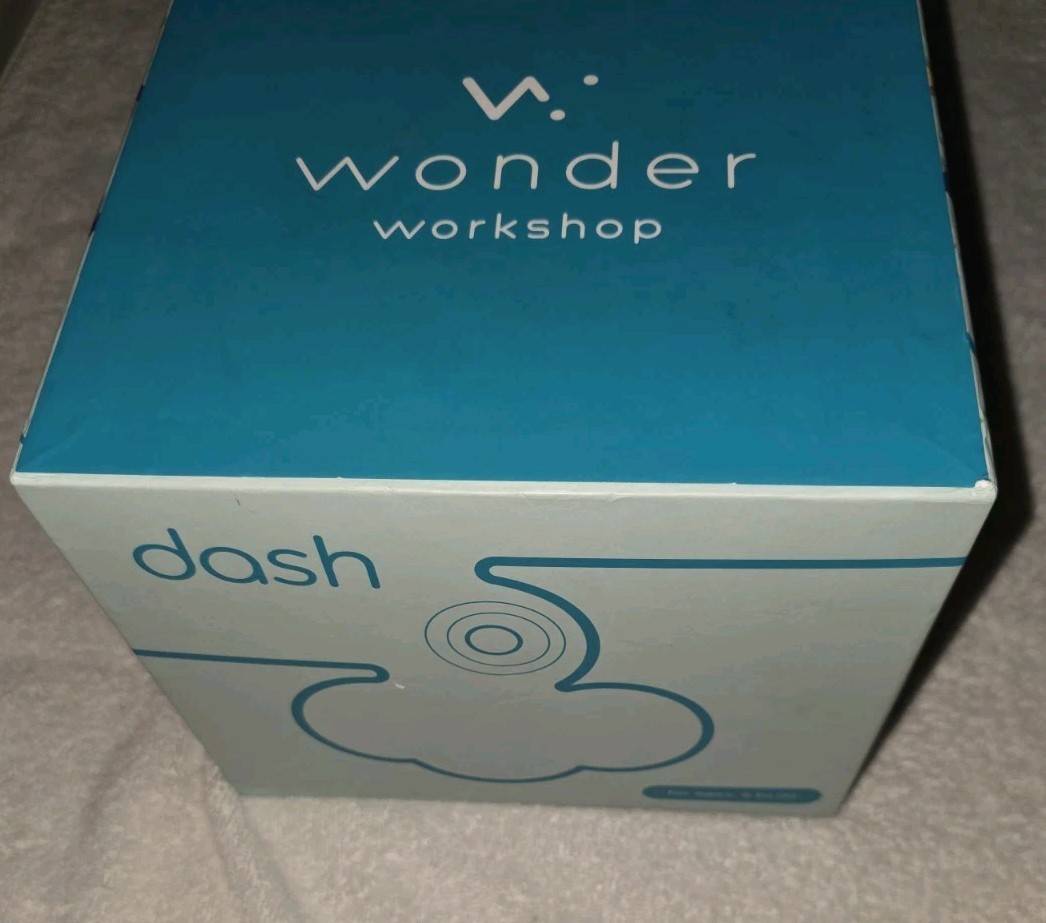 Wonder workshop Dash Coding Robot W/ USB charging cable And Box Tested Working