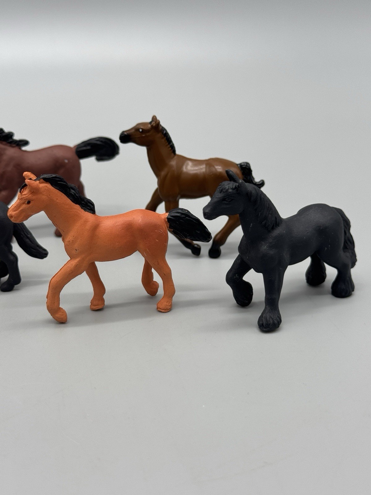 Horse Figure Lot Of 7 SMALL Miniature Horses Includes Safari LTD