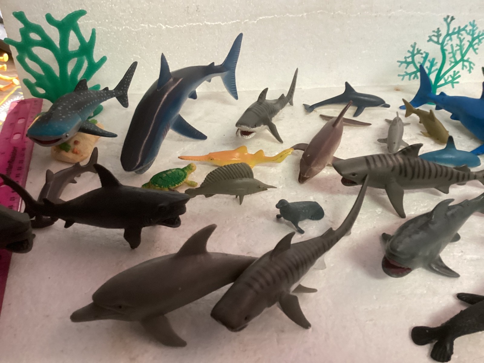 Mixed Lot 27 OCEAN SEA CREATURES Plastic Animals Toy Figures.