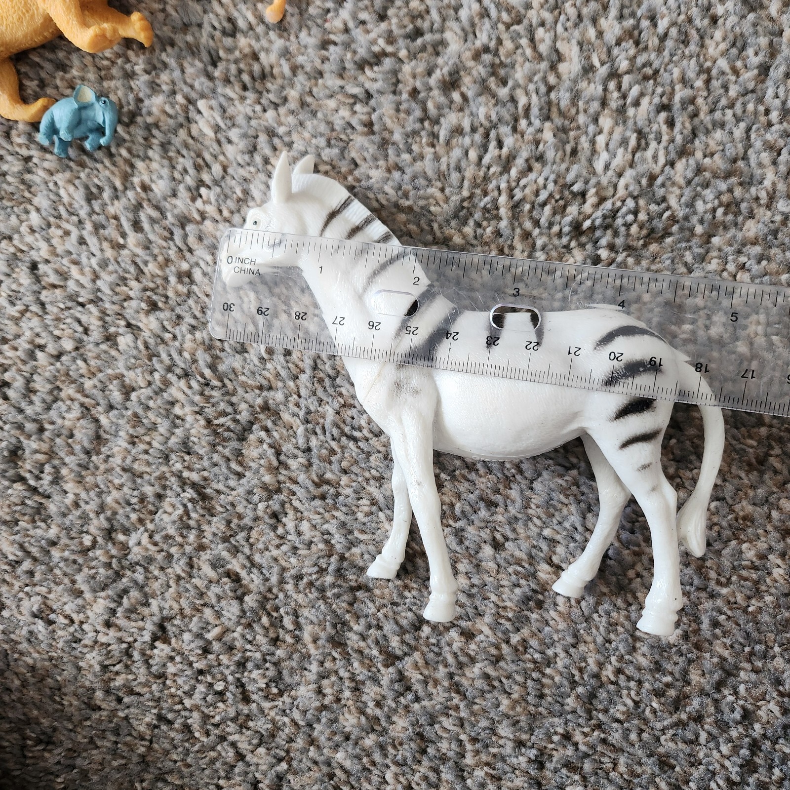 Lot Of 45 Small Plastic Zoo Animals Zebra Giraffe Lion Elephants +