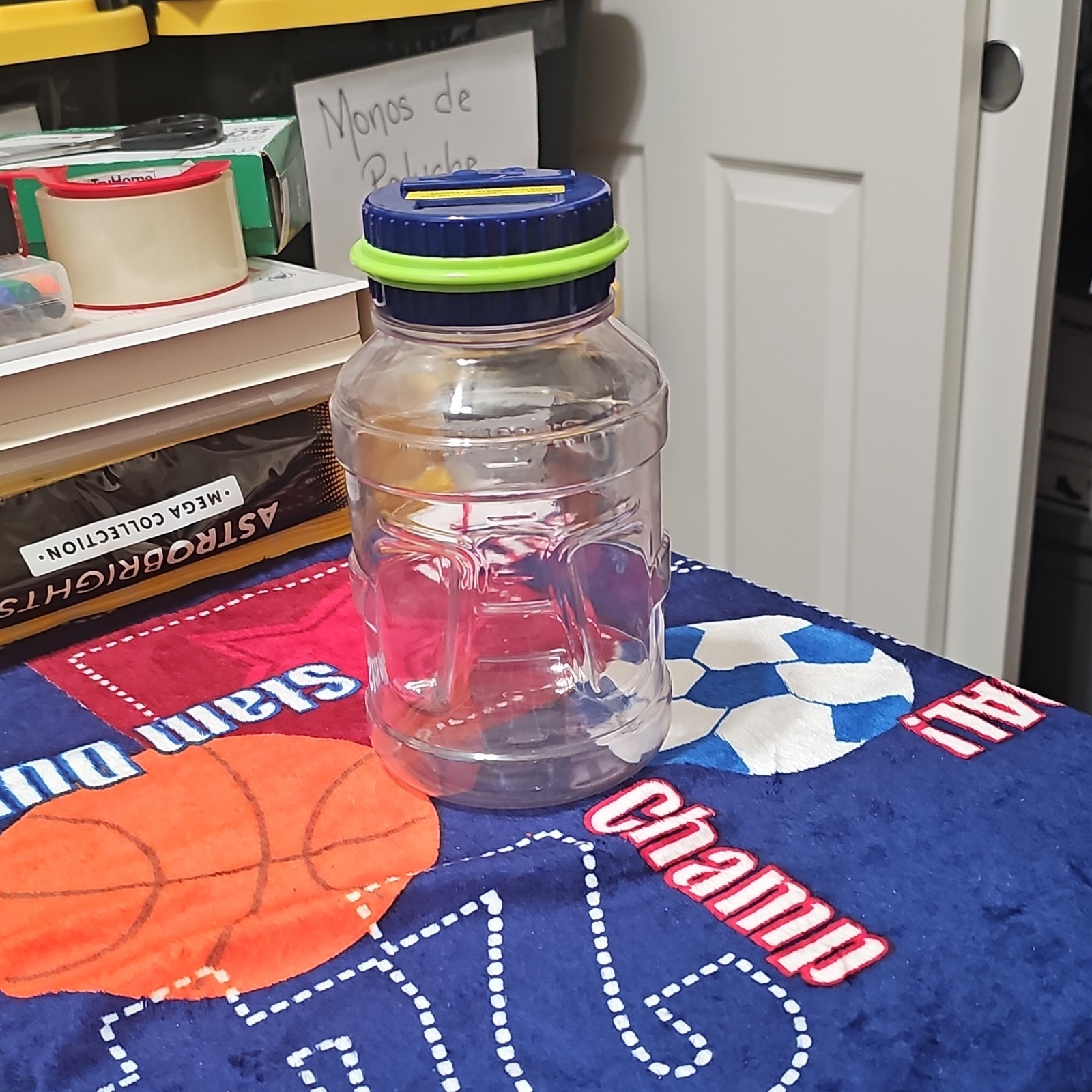 Discovery Coin-Counting Money Jar Digital LCD Display for Ages 3+ Years