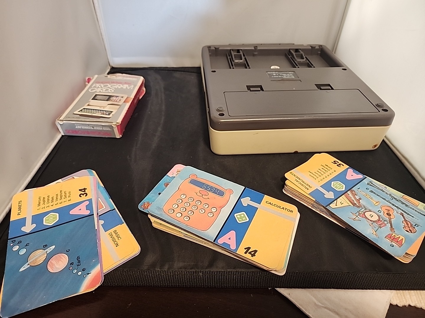 VTECH -Vintage 1987 Talking Whiz Kid Toy Computer w/ 50 Cards TESTED but Faulty