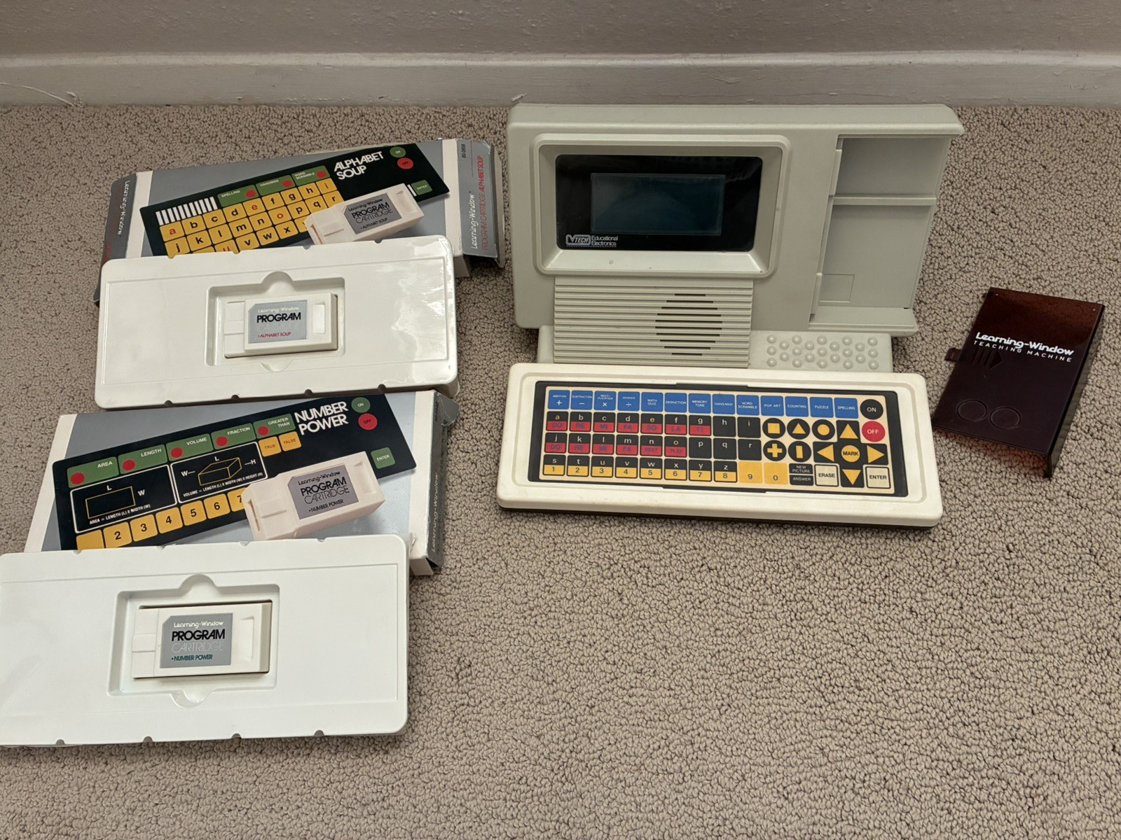 VTG 1986 VTech Learning Window Teaching Machine with 2 Program Cartridges