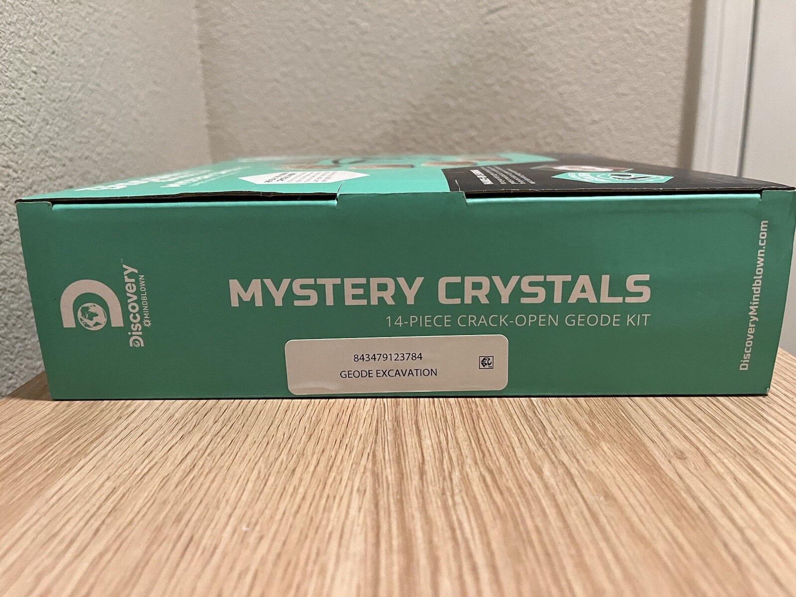 Discovery Kids Toy Mystery Crystals Geode Crack Open Excavation Kit 14pc Science