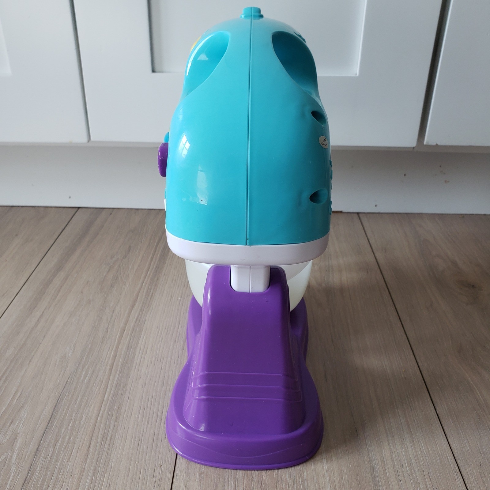 LeapFrog Rainbow Learning Lights Mixer Kids Unisex Blue Interactive Baking Toy